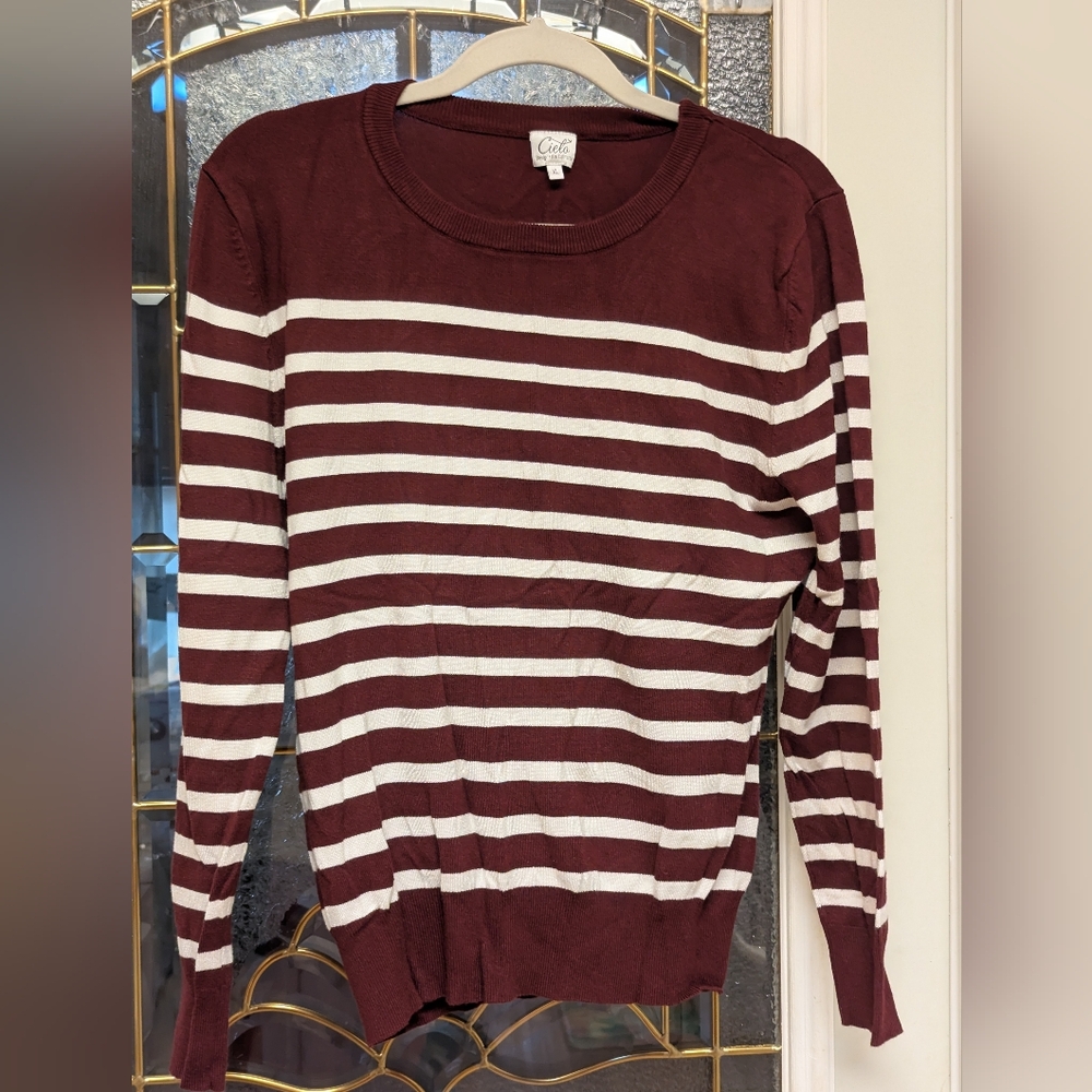S422, Cielo Women Burgundy and White Striped Crew Neck Sweater